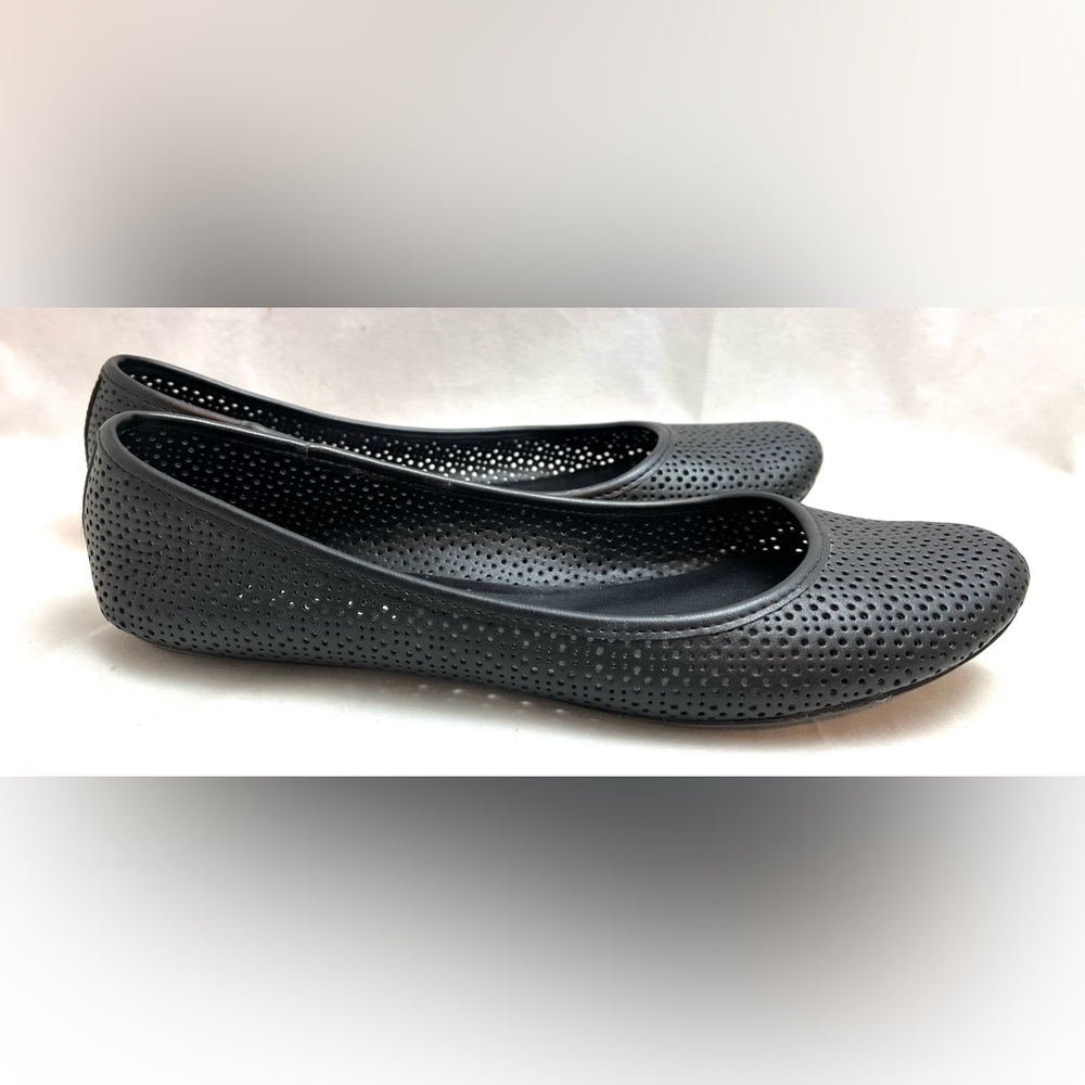 Kenneth Cole Perforated Black Leather Flats Size 7.5